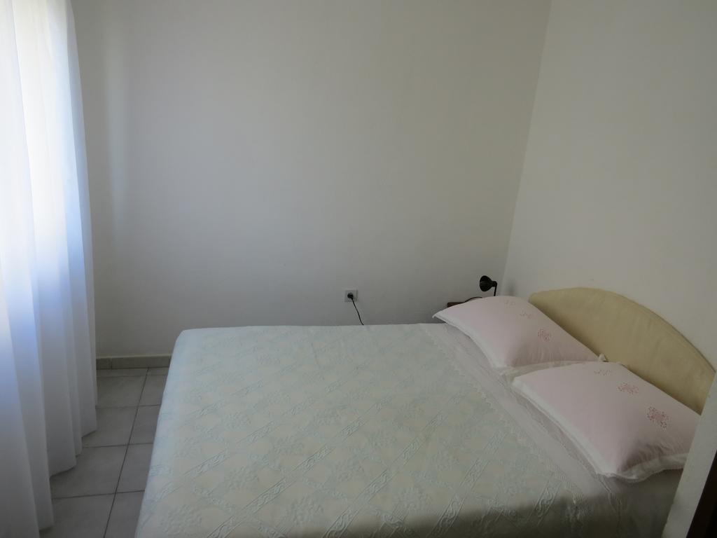 Apartments Lovric - 30 Meters To The Beach Trogir Exterior photo