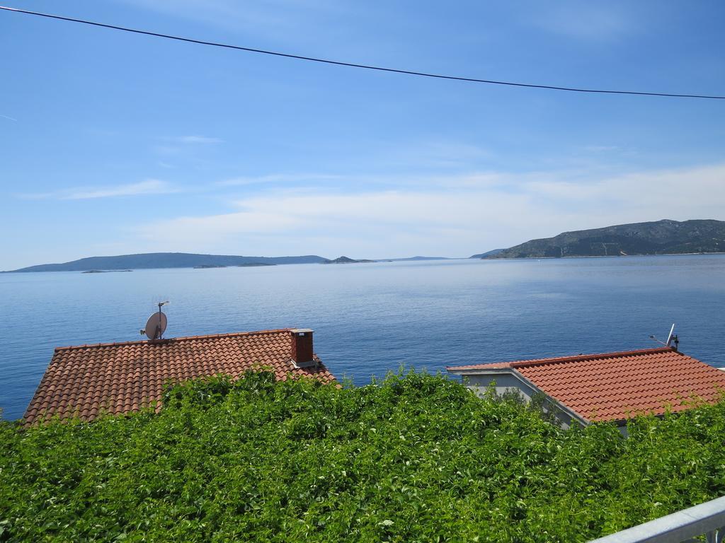 Apartments Lovric - 30 Meters To The Beach Trogir Exterior photo
