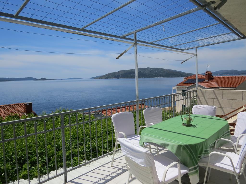 Apartments Lovric - 30 Meters To The Beach Trogir Exterior photo