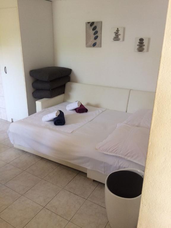 Apartments Lovric - 30 Meters To The Beach Trogir Exterior photo
